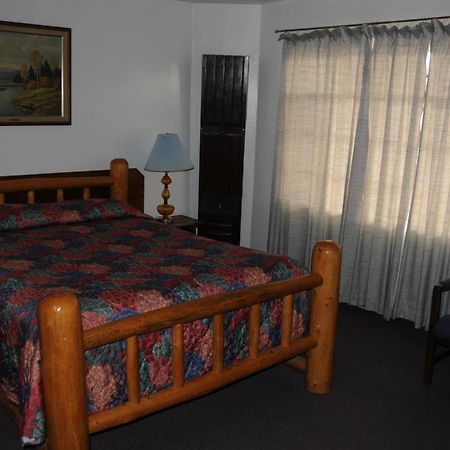 Rainbow Motel Thermopolis Room photo