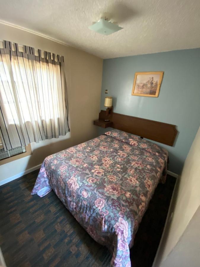 Rainbow Motel Thermopolis Exterior photo